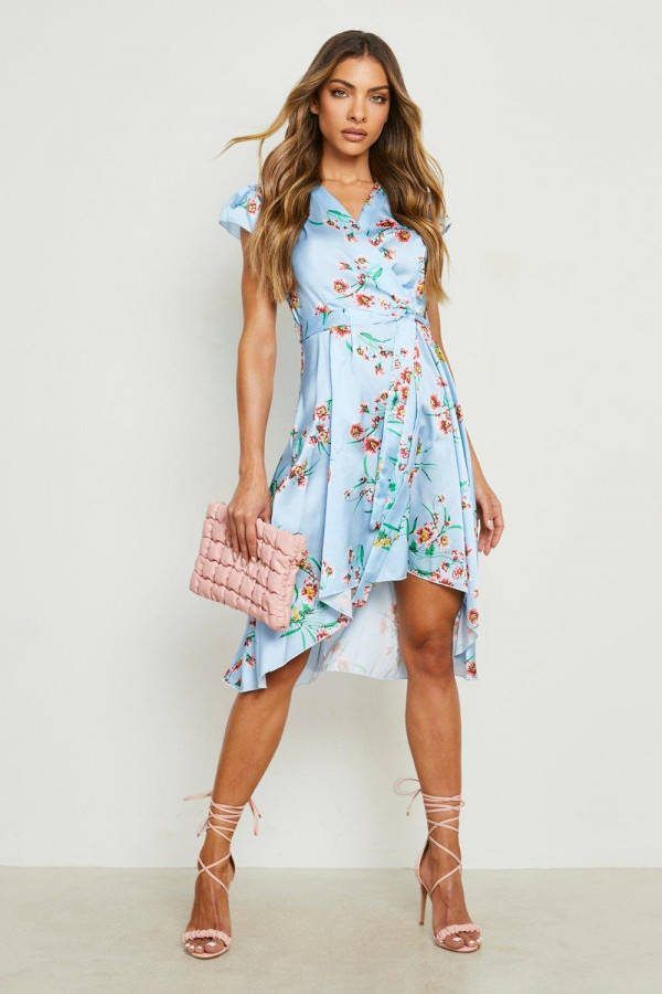 boohoo Bloemen Midi Jurk Met Kapmouwen En Ceintuur, Pastel Blue