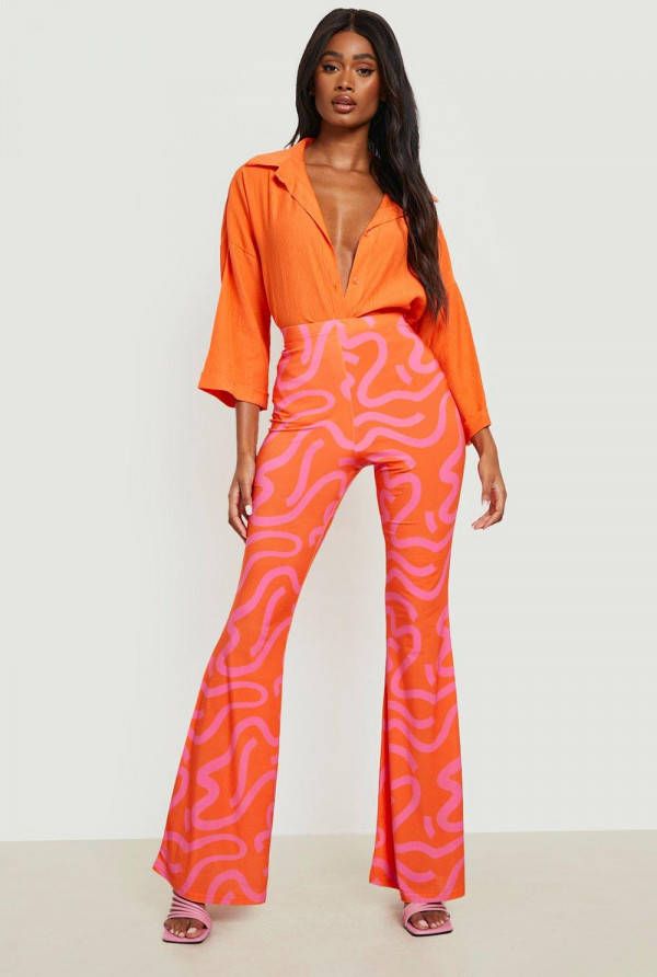 boohoo Flared Broek Met Abstracte Print, Orange