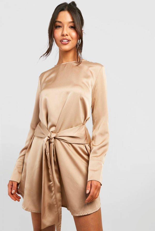boohoo Gedraaide Loshangende Satijnen Jurk, Mocha