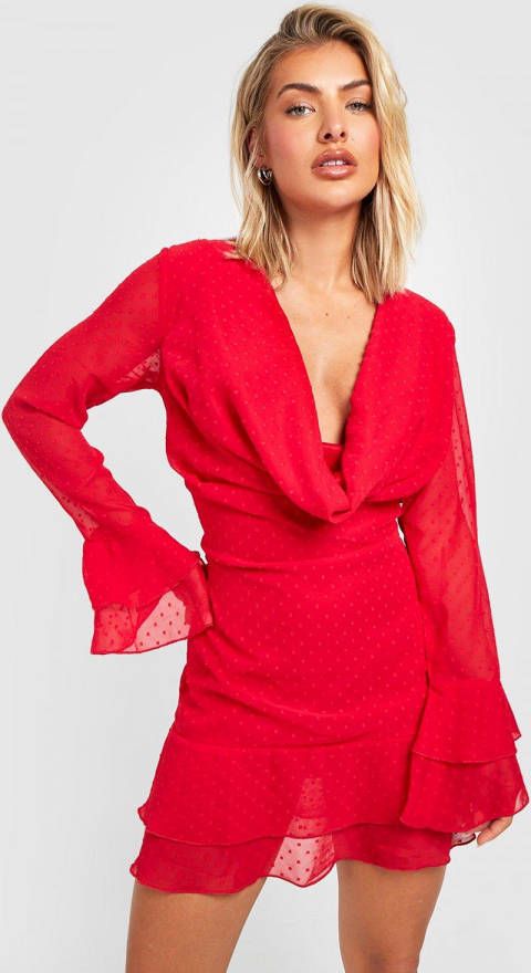 boohoo Loshangende Dobby Jurk Met Ruches En Waterval Hals, Red