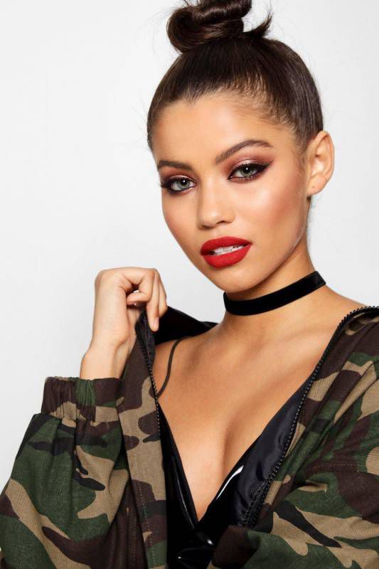 boohoo Effen Fluwelen Choker, Zwart