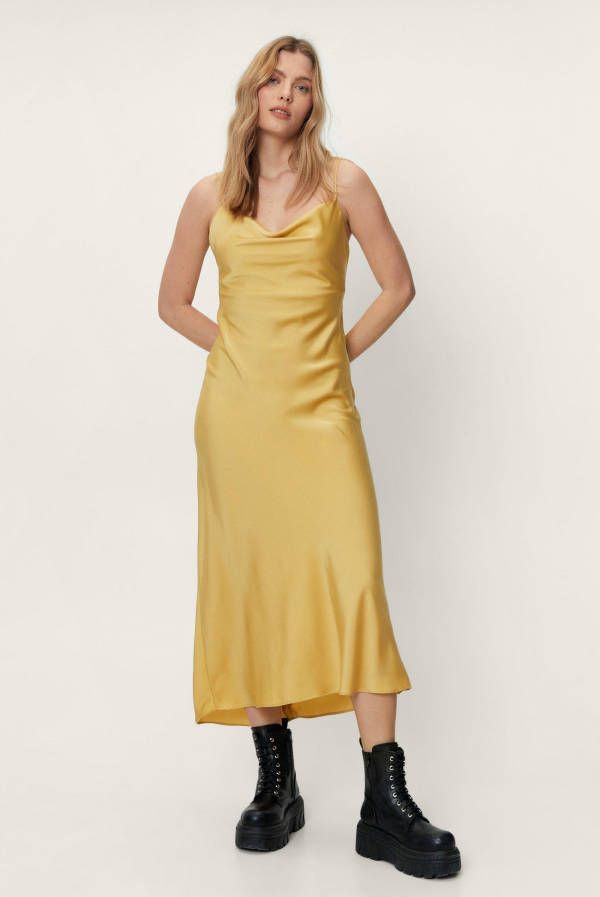 boohoo Satijnen Doorknoop Maxi Jurk, Lemon