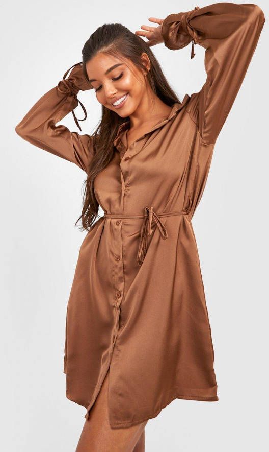 boohoo Satijnen Jurk Met Mouwstrikjes En Taille Blouse, Chocolate