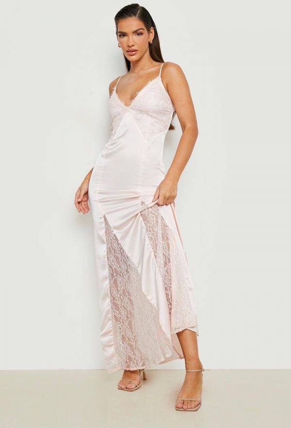 boohoo Satijnen Kanten Maxi Jurk Met Godet Detail, Champagne