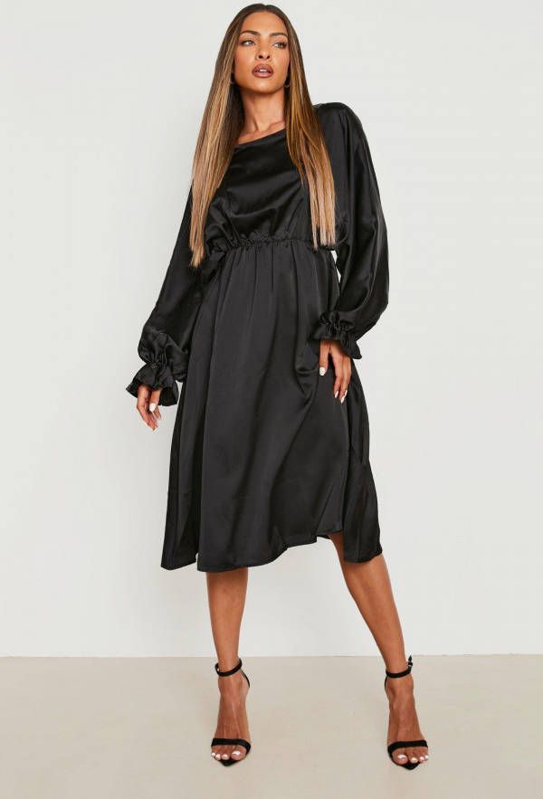 boohoo Satijnen Midi Jurk Met Vleermuismouwen, Black