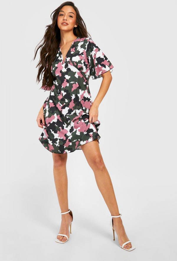 boohoo Skater Jurk Met Abstracte Print En Engelenmouwen, Green