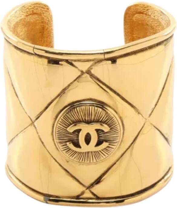 Chanel Vintage Pre owned Metal chanel jewelry , Geel, Dames